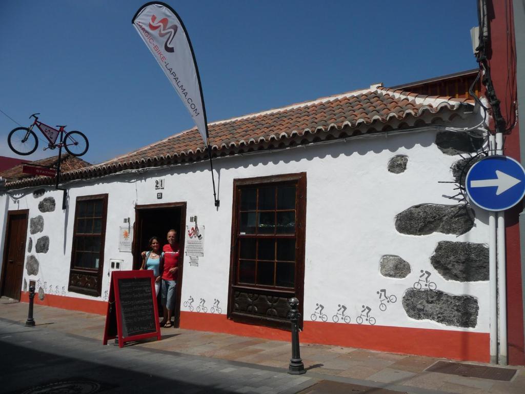 El Porvenir Hostel Los Llanos De Aridane Bagian luar foto